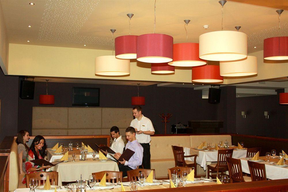 Erdospuszta Club Hotel Fenyves Debrecen Exteriör bild