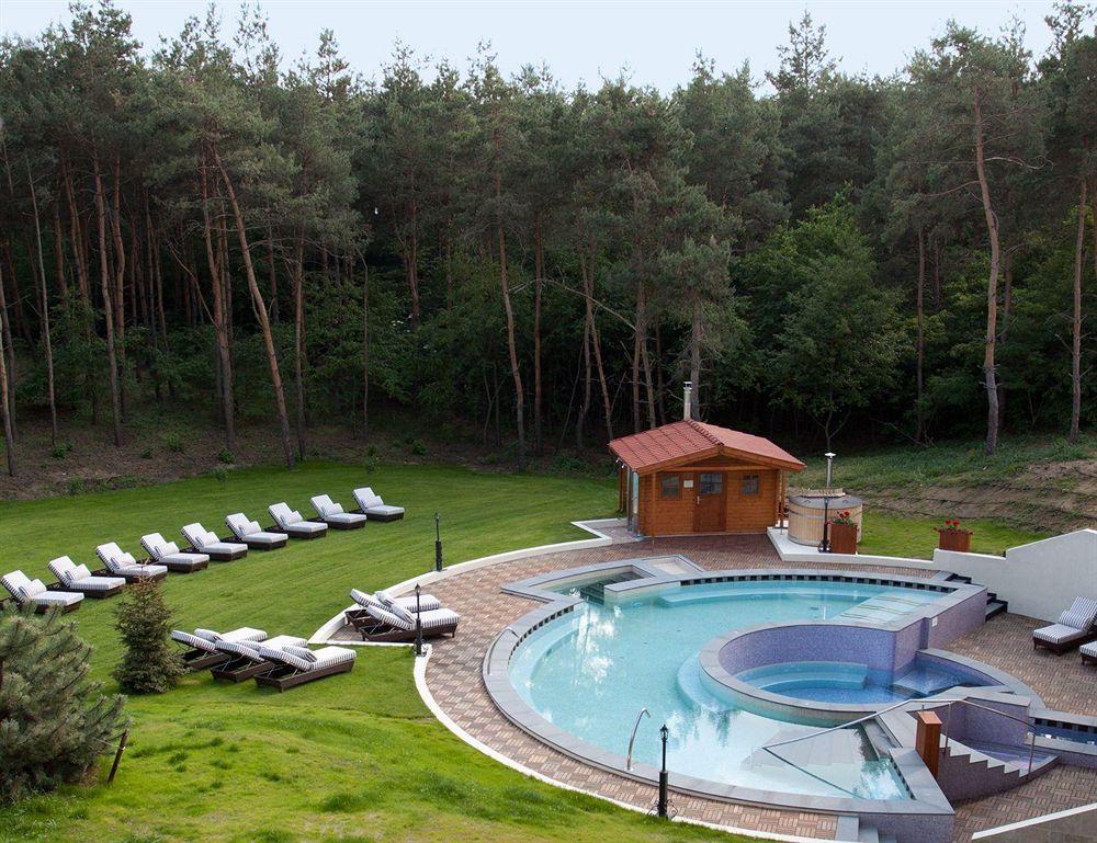 Erdospuszta Club Hotel Fenyves Debrecen Exteriör bild
