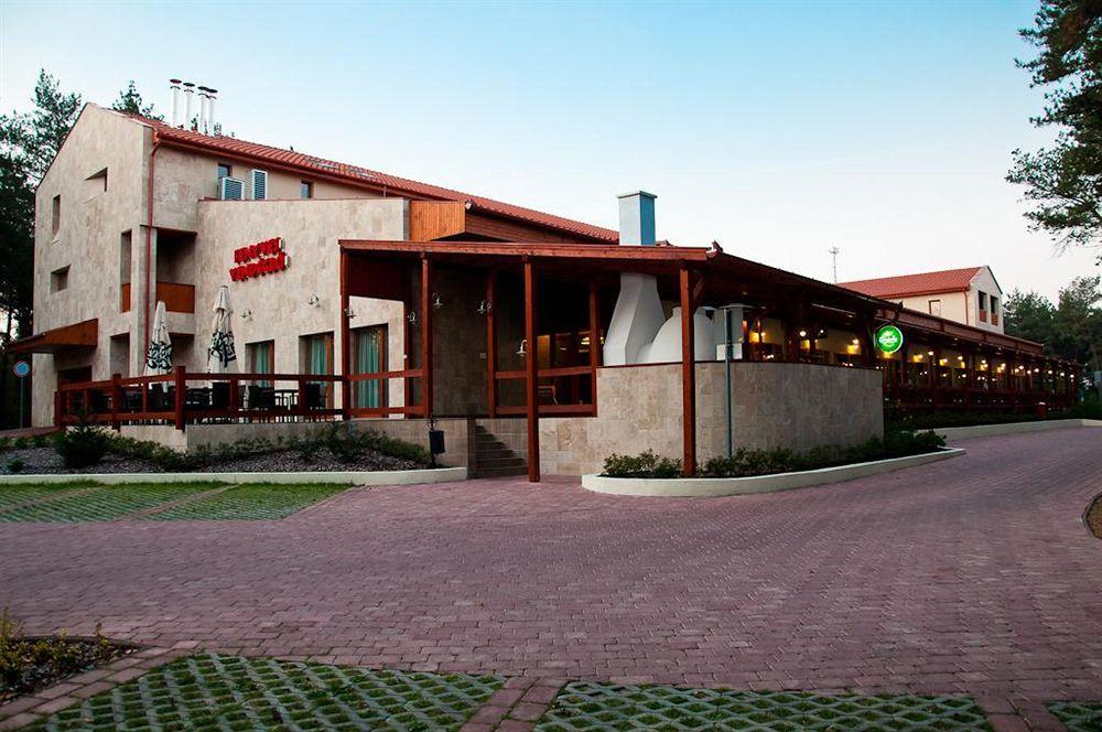 Erdospuszta Club Hotel Fenyves Debrecen Exteriör bild