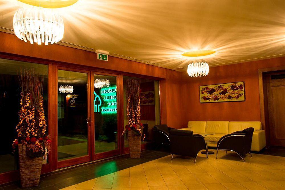 Erdospuszta Club Hotel Fenyves Debrecen Exteriör bild