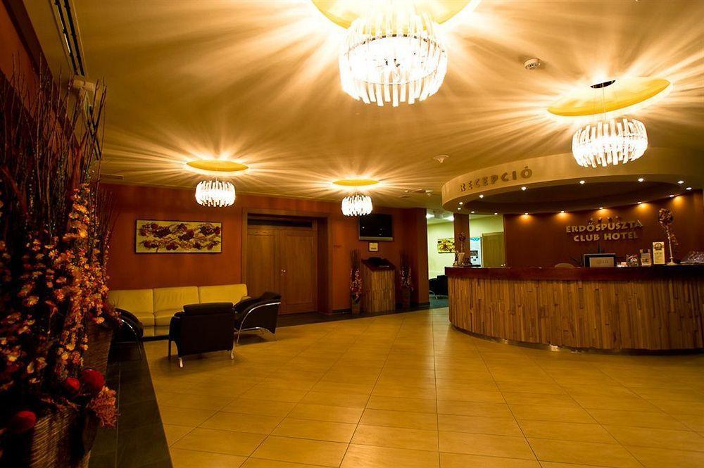 Erdospuszta Club Hotel Fenyves Debrecen Exteriör bild