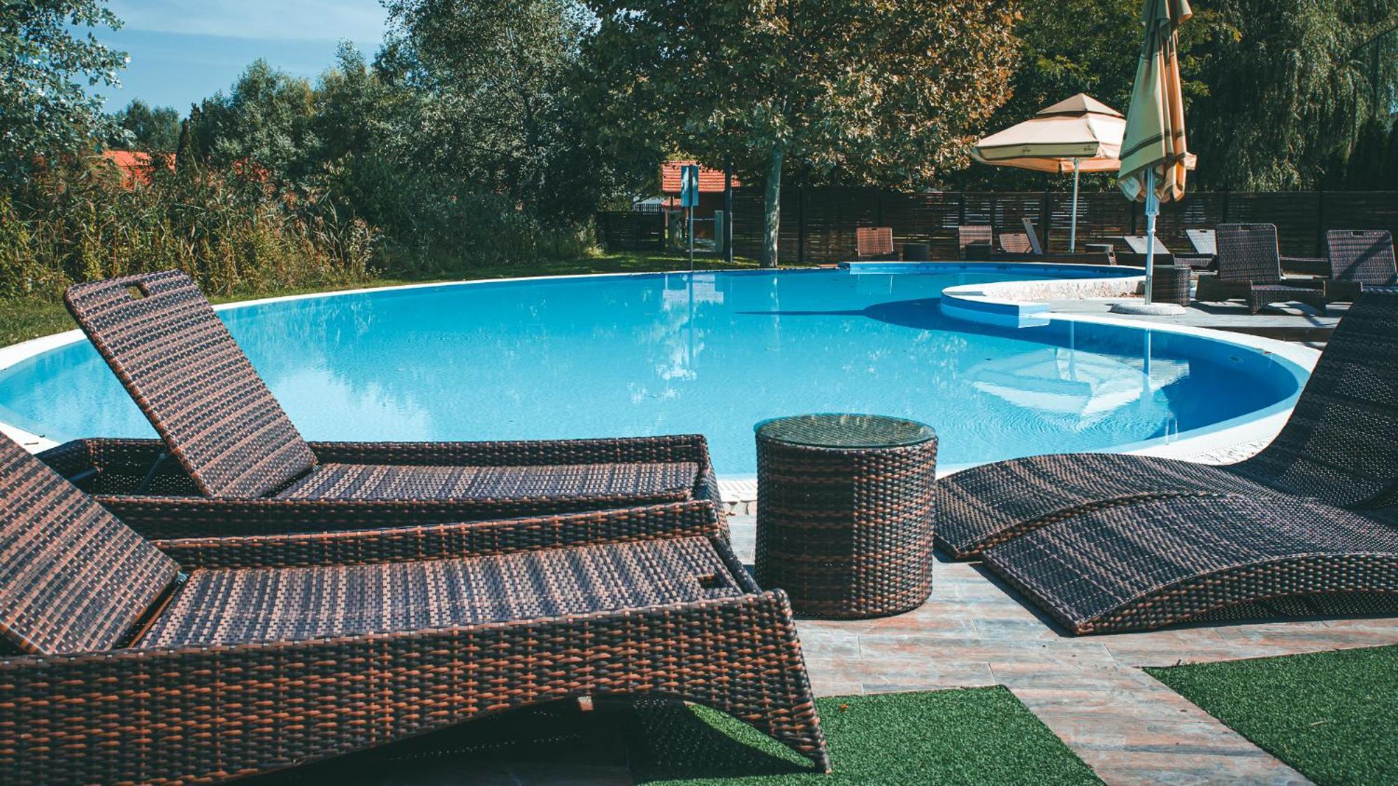 Erdospuszta Club Hotel Fenyves Debrecen Exteriör bild