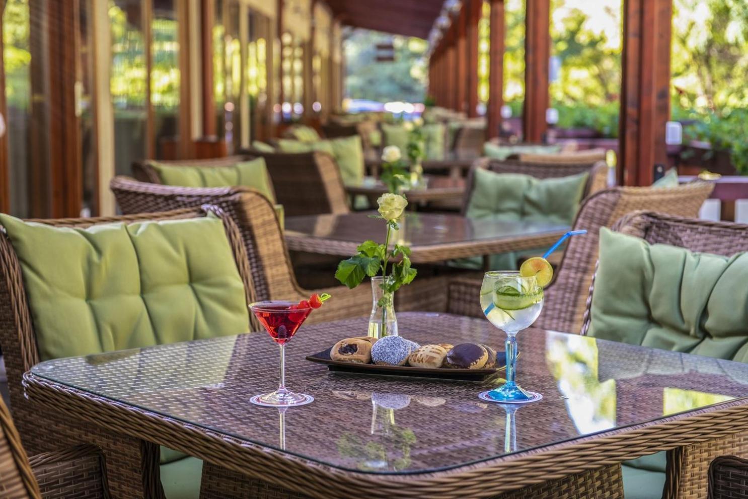 Erdospuszta Club Hotel Fenyves Debrecen Exteriör bild