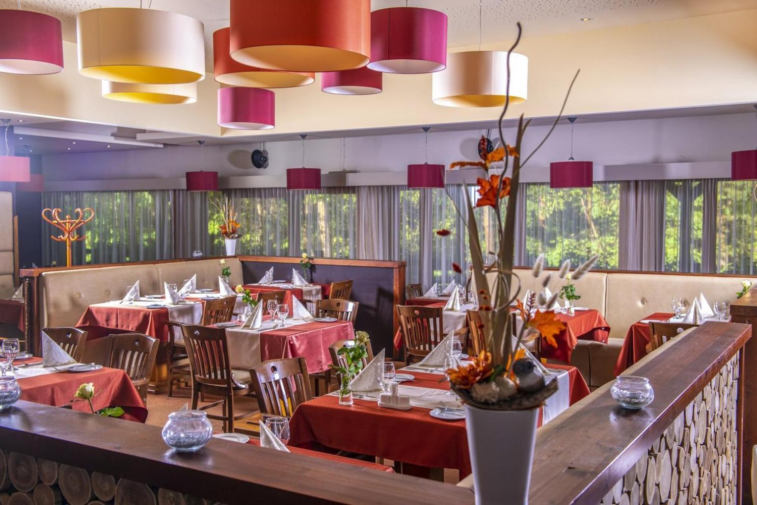 Erdospuszta Club Hotel Fenyves Debrecen Exteriör bild