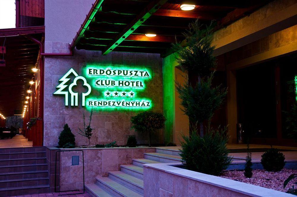 Erdospuszta Club Hotel Fenyves Debrecen Exteriör bild